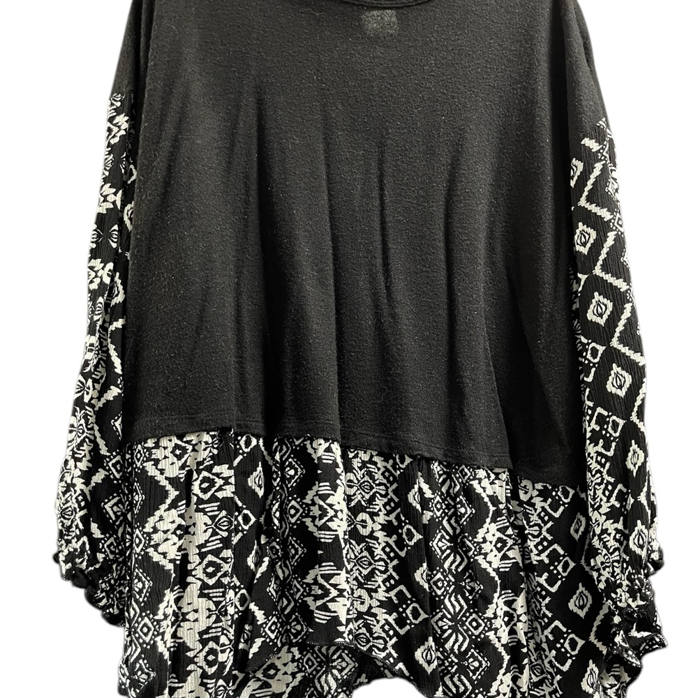 🧶🧵Women's 1X Black & White Layered Printed Tunic Top ((EXCELLENT))🧵🧶 - Picture 4 of 6